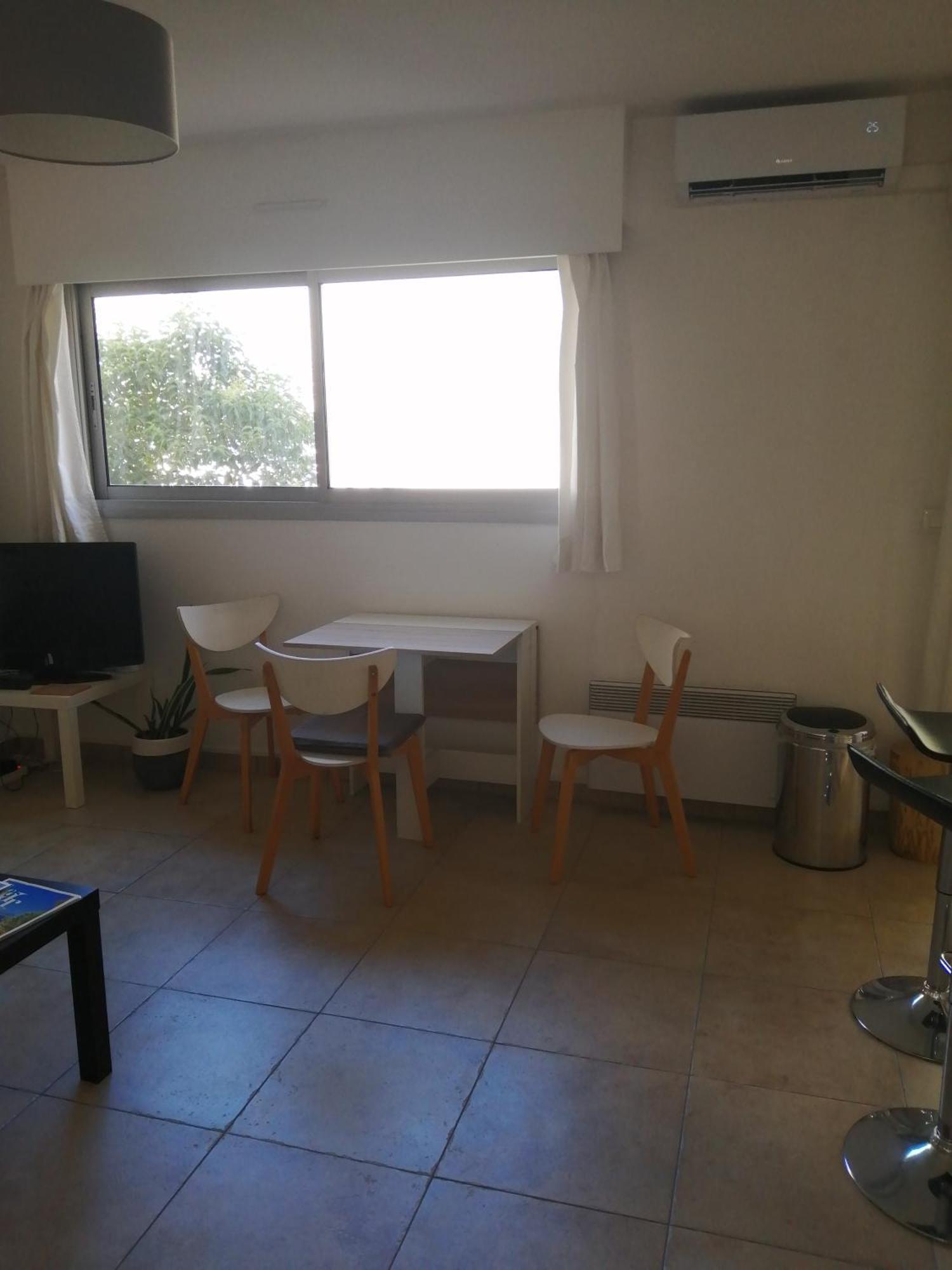 Studio Climatise Dans Residence Avec Piscine Et Tennis Hyères Екстериор снимка