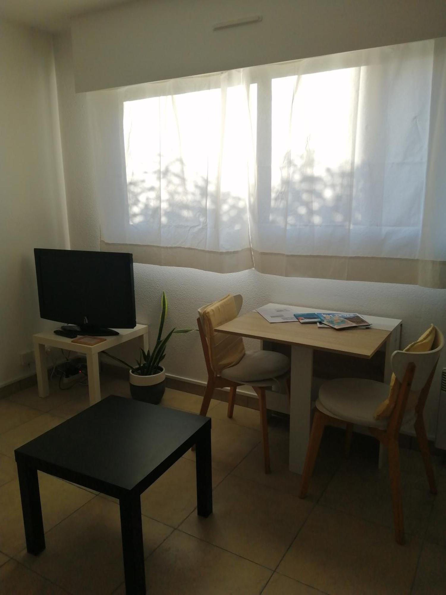 Studio Climatise Dans Residence Avec Piscine Et Tennis Hyères Екстериор снимка